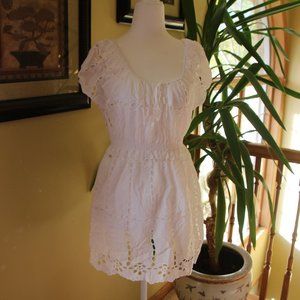 NWOT Embroidered white cotton top Size M /10